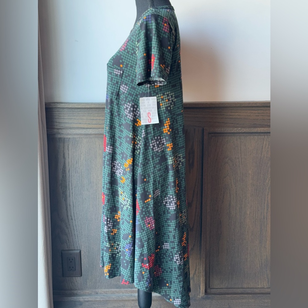 LulaRoe carly fun print dress size small NWT - Picture 2 of 5